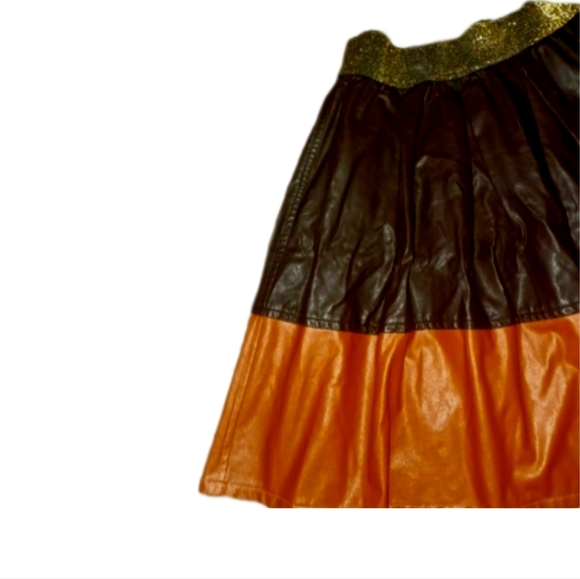 Champagne & Strawberry Flared Faux Leather Skirt - Picture 3 of 5